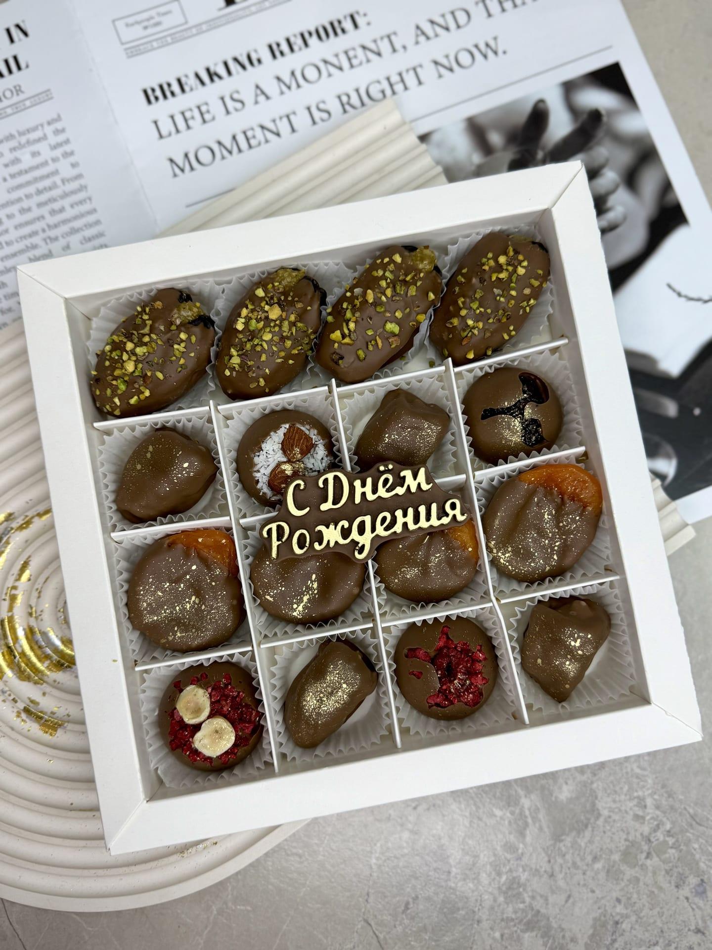 Финик в шоколаде с фисташкой