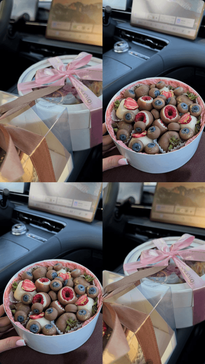Клубника и малина в шоколаде